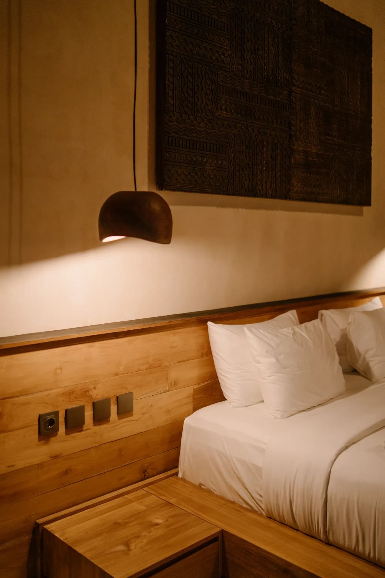 Bedroom with canopy frame viewing courtyard
