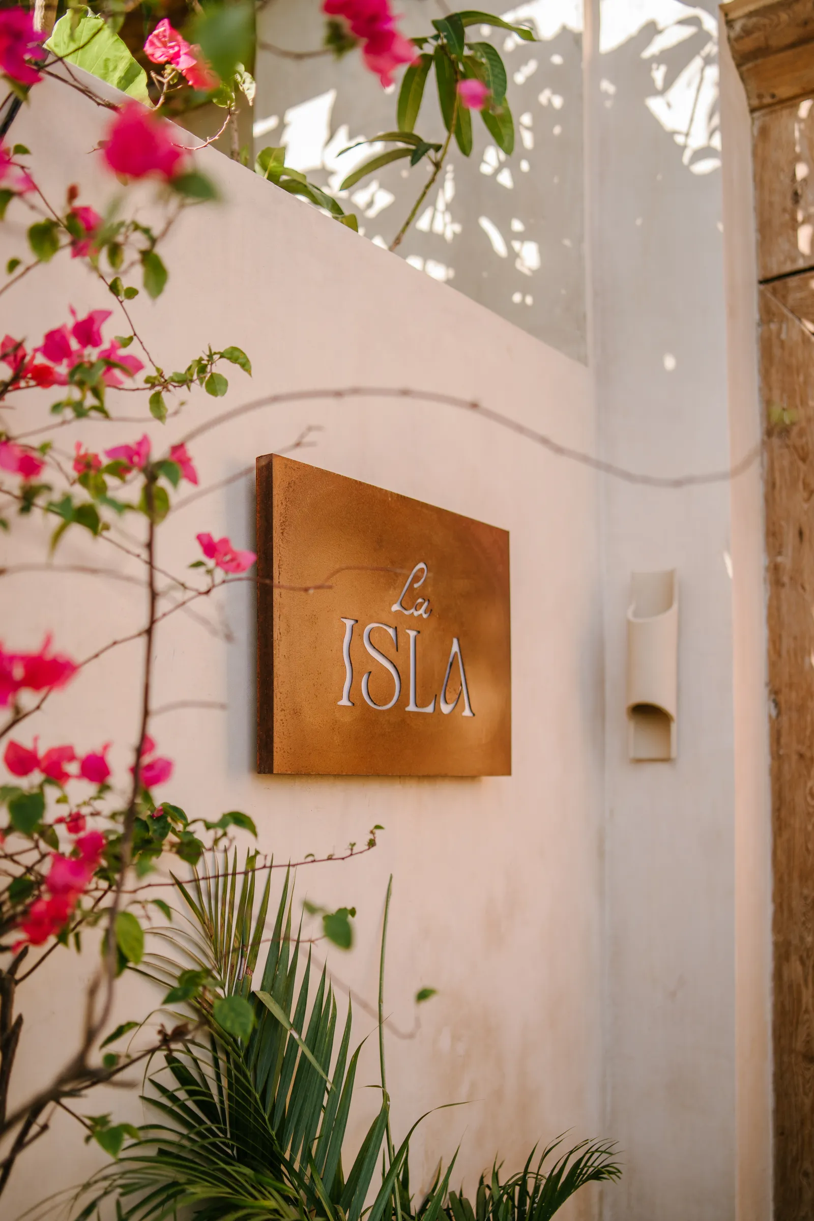 La Isla hero image